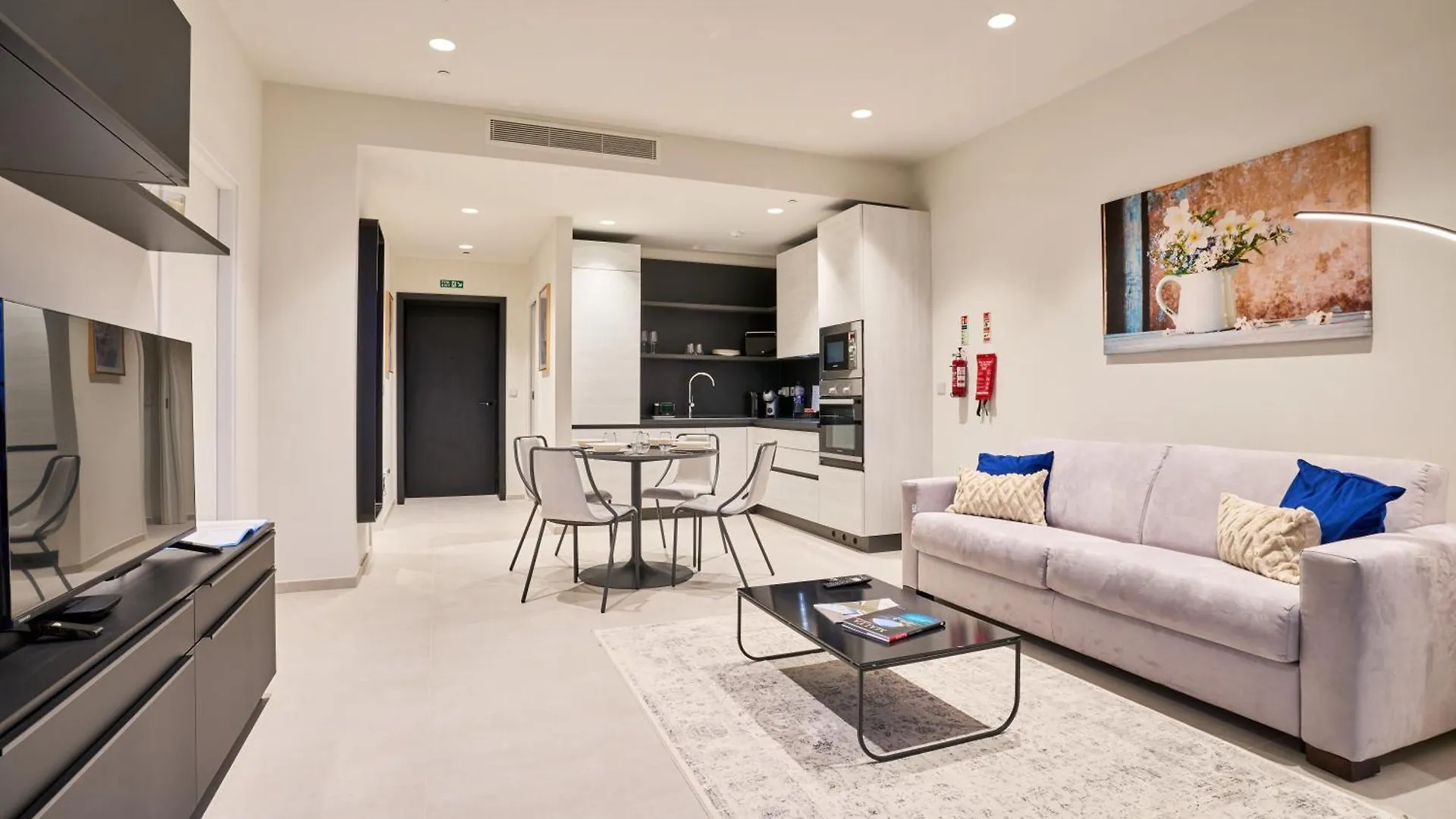 Sky High Luxury Apartment In Mercury Towers With Infinite Seaviews Saint Julian's