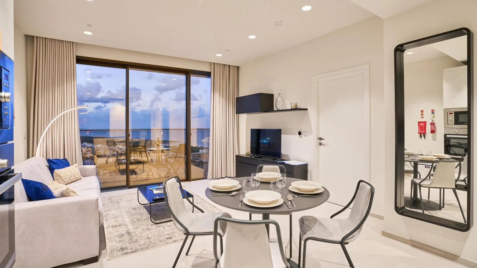 Sky High Luxury Apartment In Mercury Towers With Infinite Seaviews Saint Julian's