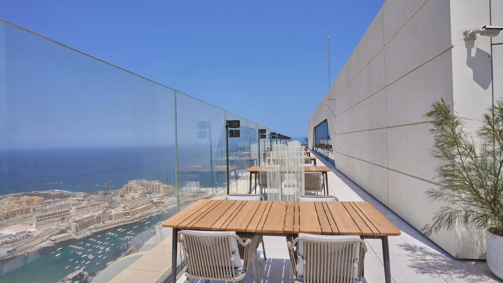 Sky High Luxury Apartment In Mercury Towers With Infinite Seaviews Saint Julian's Malta
